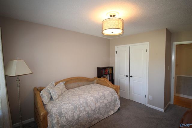 725 Lily Flagg Road SE, Huntsville, AL 35802