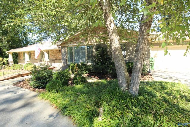 725 Lily Flagg Road SE, Huntsville, AL 35802