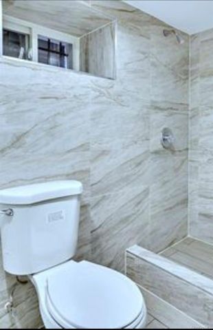 2881 Roberts Avenue, Bronx, NY 10461