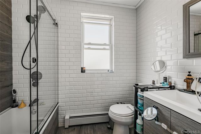2881 Roberts Avenue, Bronx, NY 10461