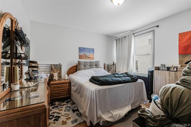 2881 Roberts Avenue, Bronx, NY 10461