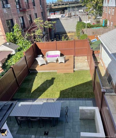 2881 Roberts Avenue, Bronx, NY 10461