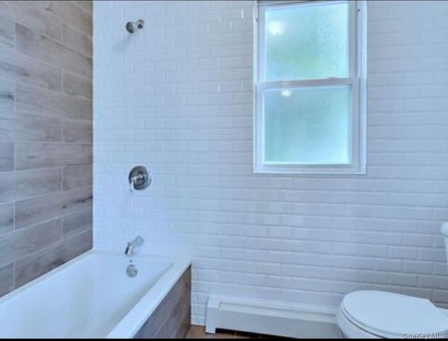 2881 Roberts Avenue, Bronx, NY 10461
