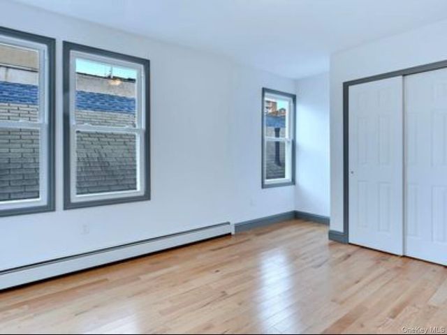2881 Roberts Avenue, Bronx, NY 10461