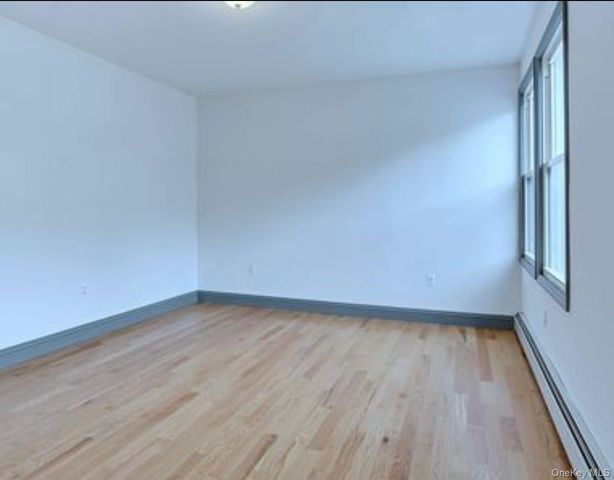 2881 Roberts Avenue, Bronx, NY 10461