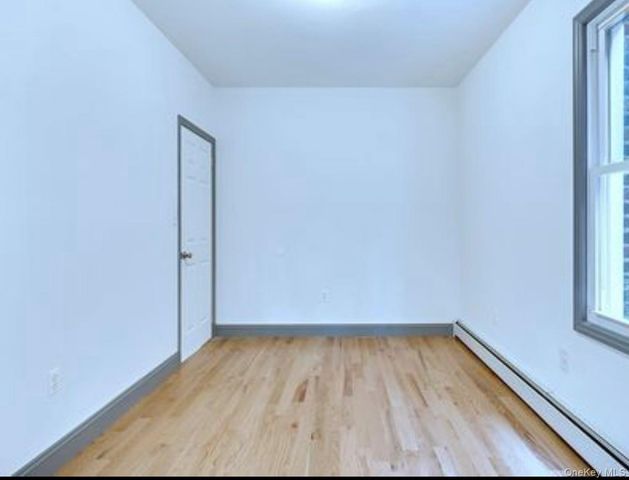 2881 Roberts Avenue, Bronx, NY 10461