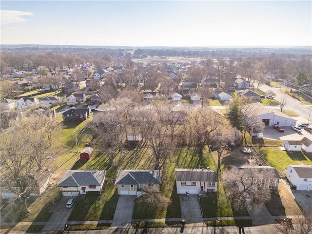 1609 N Ponca Drive, Independence, MO 64058