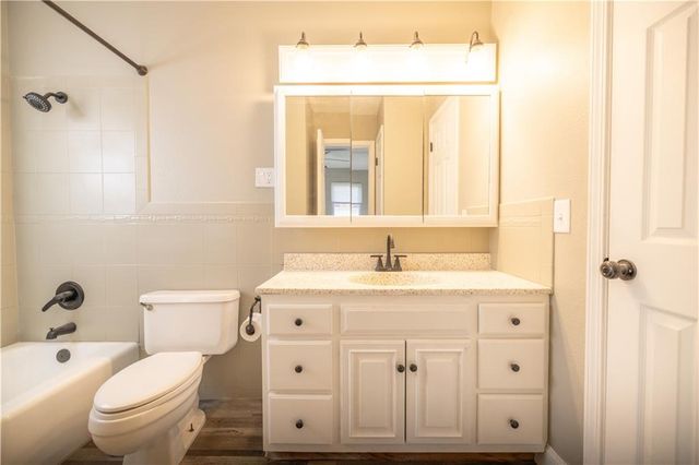 1609 N Ponca Drive, Independence, MO 64058