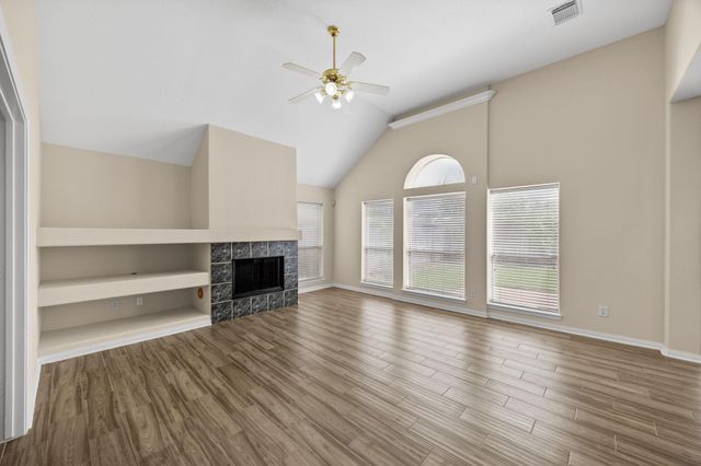 623 S Marathon Way, Stafford, TX 77477