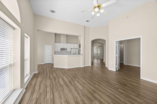 623 S Marathon Way, Stafford, TX 77477