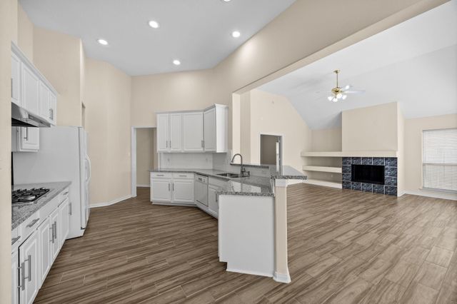 623 S Marathon Way, Stafford, TX 77477