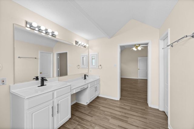 623 S Marathon Way, Stafford, TX 77477