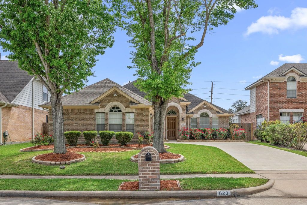 623 S Marathon Way, Stafford, TX 77477