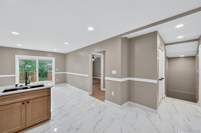 24784 Ashley Court, Redford Charter Township, MI 48239