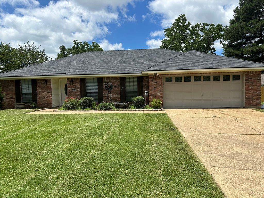 1916 Palmetto Road, Benton, LA 71006