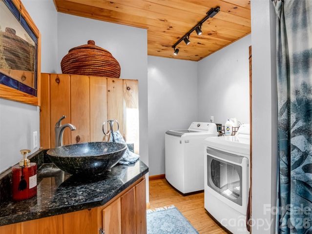 707 Cascade Trail, Pisgah Forest, NC 28768