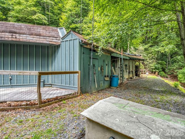 707 Cascade Trail, Pisgah Forest, NC 28768
