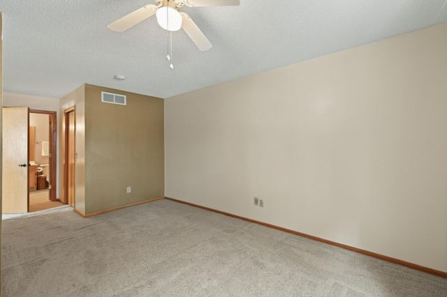 13460 60th Place N 120, Plymouth, MN 55446