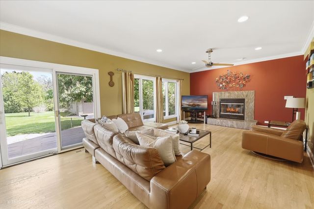 1N589 Goodrich Avenue, Glen Ellyn, IL 60137