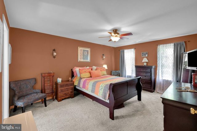 2213 CLAYMONT DR, Quakertown, PA 18951