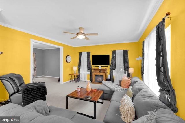 2213 CLAYMONT DR, Quakertown, PA 18951