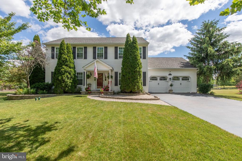 2213 CLAYMONT DR, Quakertown, PA 18951