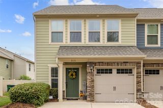 315 Scenic View Lane, Matthews, NC 28104
