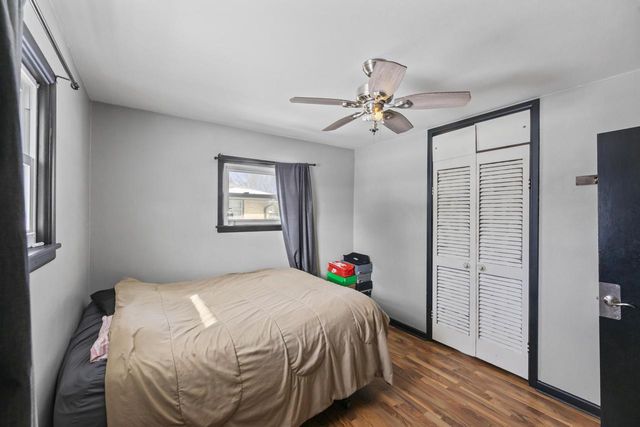 8913 W Daphne STREET, Milwaukee, WI 53224