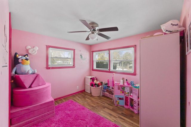 8913 W Daphne STREET, Milwaukee, WI 53224