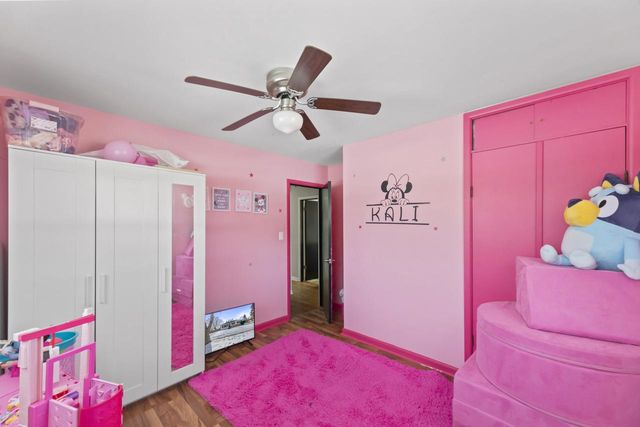 8913 W Daphne STREET, Milwaukee, WI 53224