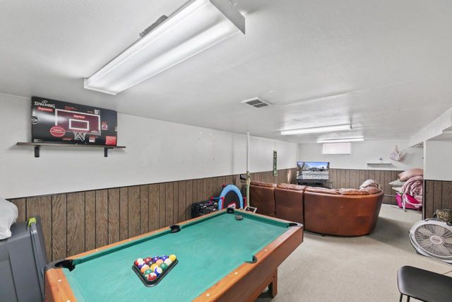 8913 W Daphne STREET, Milwaukee, WI 53224