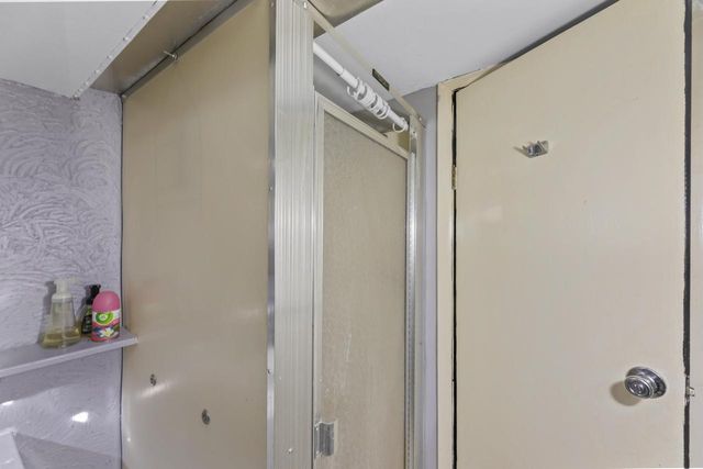 8913 W Daphne STREET, Milwaukee, WI 53224