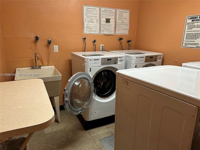 600 Three Islands Blvd 1402, Hallandale Beach, FL 33009