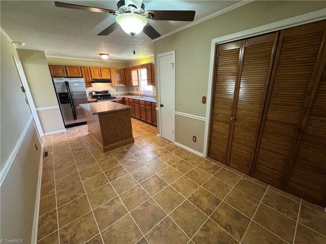 1055 Brookridge Drive, Walnut Cove, NC 27052