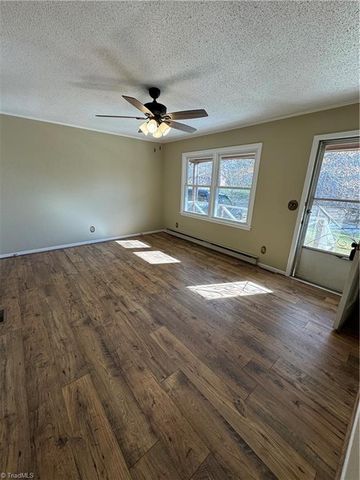 1055 Brookridge Drive, Walnut Cove, NC 27052