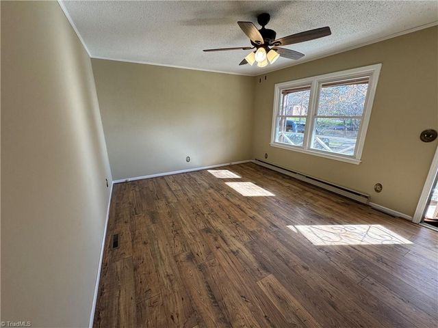 1055 Brookridge Drive, Walnut Cove, NC 27052