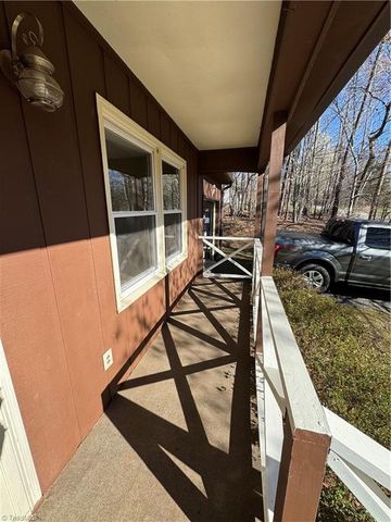 1055 Brookridge Drive, Walnut Cove, NC 27052