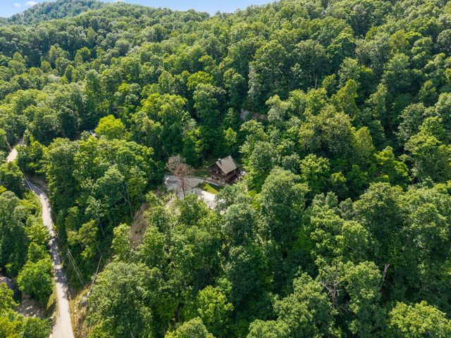 95 Wild Turkey Run, Stanton, KY 40380