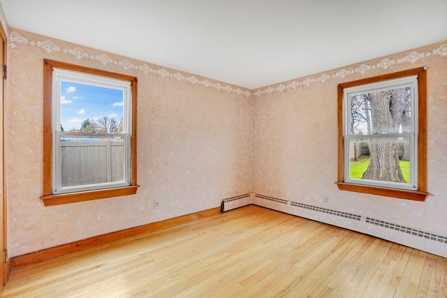 20 Edbert St, Chicopee, MA 01020