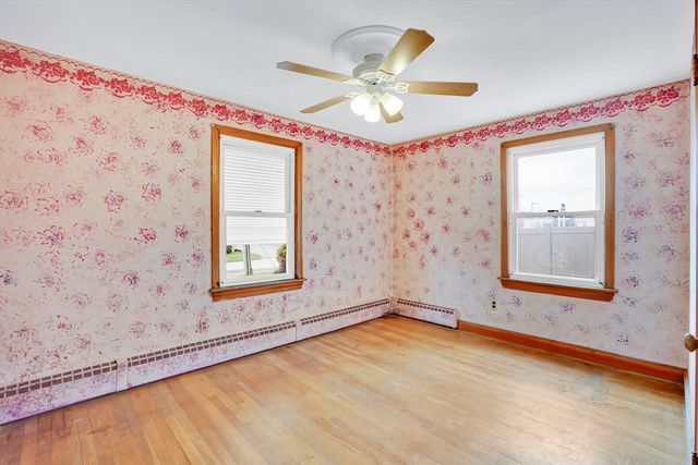 20 Edbert St, Chicopee, MA 01020