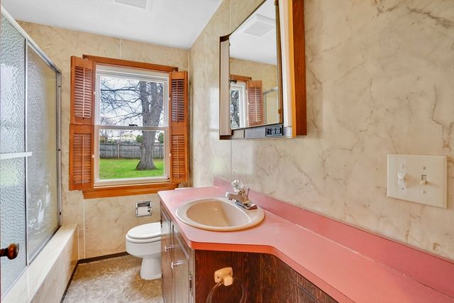 20 Edbert St, Chicopee, MA 01020