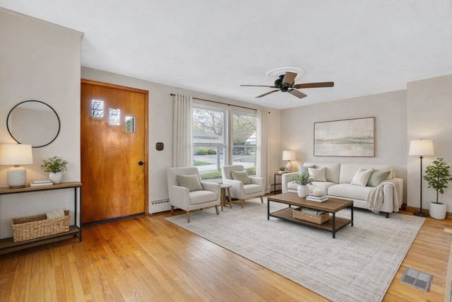 20 Edbert St, Chicopee, MA 01020
