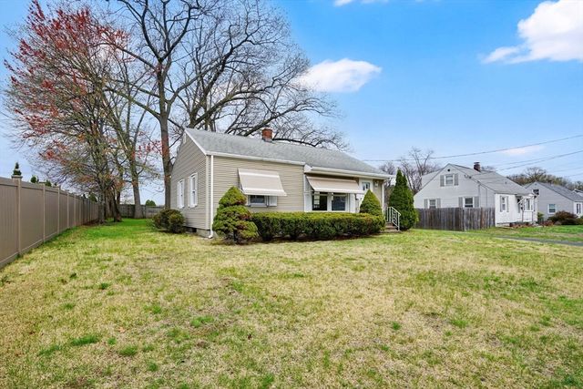 20 Edbert St, Chicopee, MA 01020