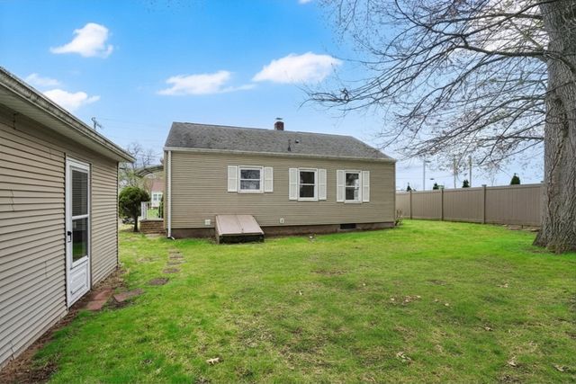 20 Edbert St, Chicopee, MA 01020