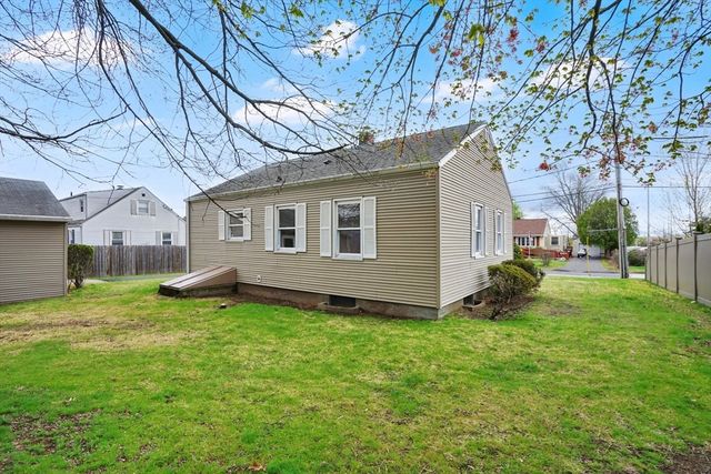 20 Edbert St, Chicopee, MA 01020