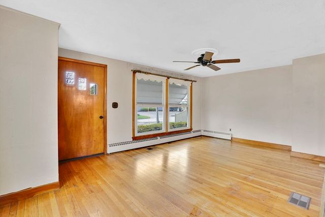 20 Edbert St, Chicopee, MA 01020