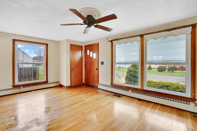 20 Edbert St, Chicopee, MA 01020
