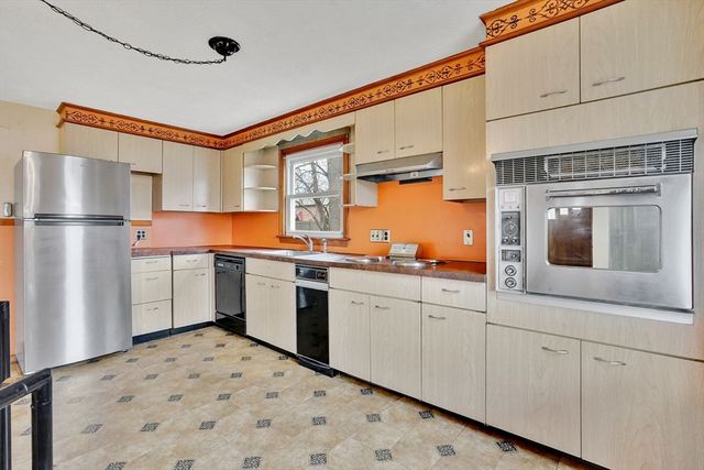 20 Edbert St, Chicopee, MA 01020
