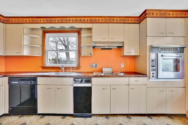20 Edbert St, Chicopee, MA 01020