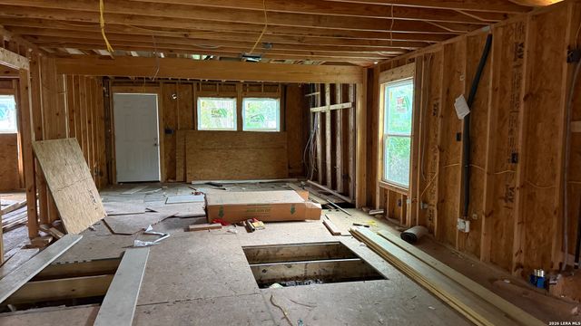 128 VISTA RD, San Antonio, TX 78210